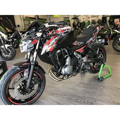 Personnaliser votre moto KAWASAKI Z650 grâce aux kit déco moto en vente