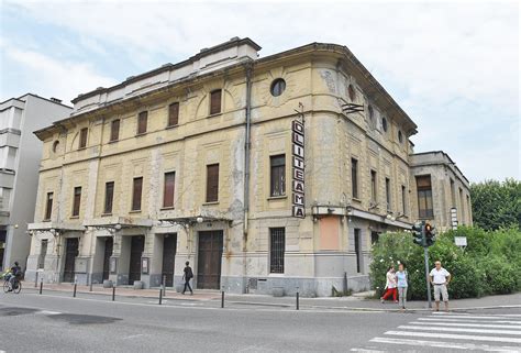 Como Nuova Asta Per Lex Cinema Politeama