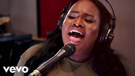 Tasha Cobbs Leonard - Gracefully Broken Chords | ChordsWorld.com