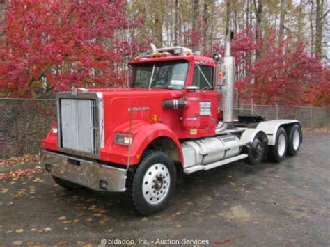 Western Star 4900 1986 Daycab Semi Trucks