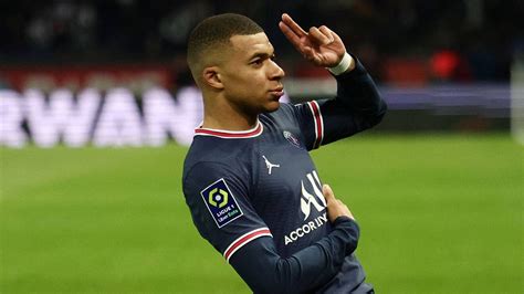 Kylian Mbappe Could Stay At Paris Saint Germain For One More Year By