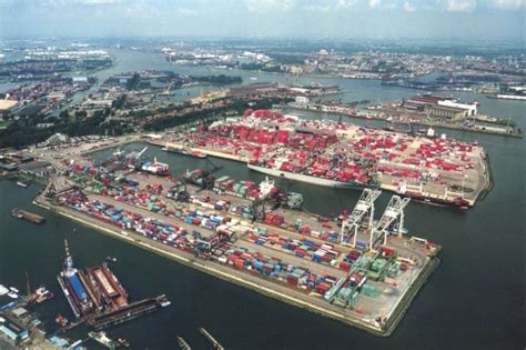 Port of Rotterdam records growth in container volume - Ships & Ports