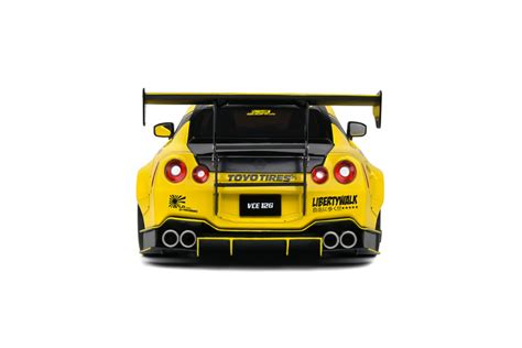 Nissan GT-R (R35) W/ Liberty Walk Body Kit 2.0 - 2020 - Solido