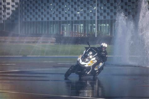 Quadro Per I Corsi Di Guida Sicura ACI Vallelunga Foto InMoto It