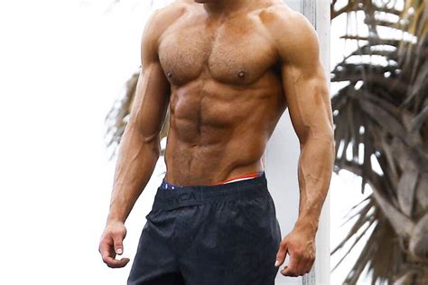 Photos La Transformation Physique Incroyable De Zac Efron Gala