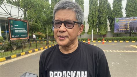 Tanggapan Menohok Rocky Gerung Soal Banyaknya Pemain Naturalisasi