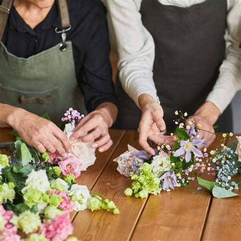 Sparks Florist® | Reno & Sparks Flower Delivery - Private Hands-On