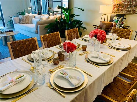Épinglé sur End of year table decor