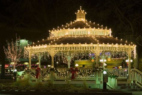 19 Charming Michigan Christmas Towns: Real Hallmark Vibes - My Michigan ...