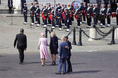 Photo Leurs majestés le Roi Charles III et la Reine Camilla sont