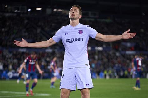 Luuk De Jong Says Goodbye To Barcelona Barca Blaugranes