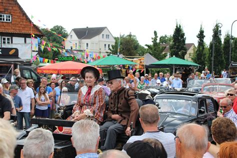 Fotostrecke PS SPEICHER feiert fünften Geburtstag mit Oldtimertagen