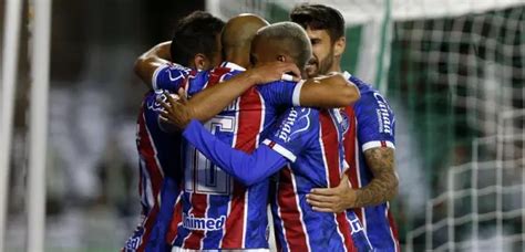 Ap S Sofrer Gol Rel Mpago Bahia Reage Vence O Coritiba E Se Afasta Da