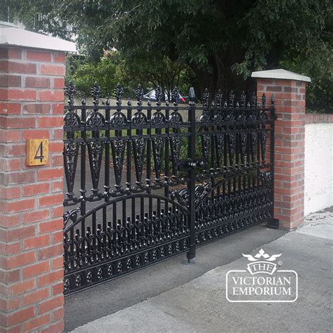 Winchester Driveway Gates 12ft Pair Driveway Gates