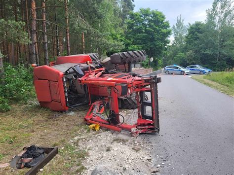 Wypadek ciągnika rolniczego w Wólce Kuligowskiej gmina Poświętne Nie