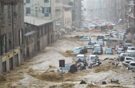 Informati Italia Alluvione Genova i video più terrificanti