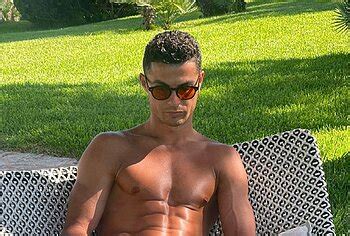 Cristiano Ronaldo Covering Nude Bulge Underwear Pics Gay Male