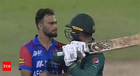 Watch Ugly Scenes Fareed Ahmad Makes Threatening Gesture Asif Ali