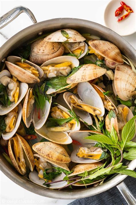 This Vietnamese Style Steamed Clams With Thai Basil And Lemongrass Is