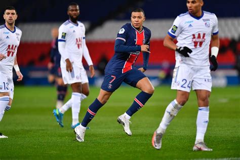 Strasbourg vs Paris Saint-Germain Preview, Tips and Odds - Sportingpedia - Latest Sports News ...