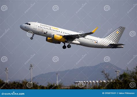 Barcelona Spain August 18 2023 Airline Vueling Plane Takes Off