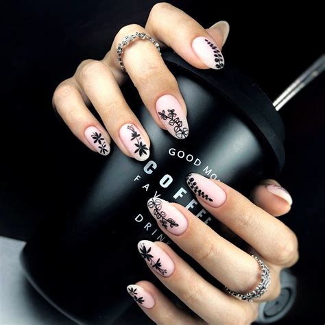 Маникюр Наращивание Ногтей СПб on Instagram: “Чистый кайф 🖤 Какое фото ...