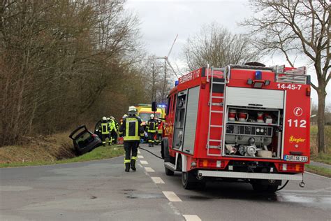 Schwerer Verkehrsunfall Freiwillige Feuerwehr Wiesmoor