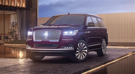 Lincoln Navigator Adds New Diamond Red Tri Coat Color