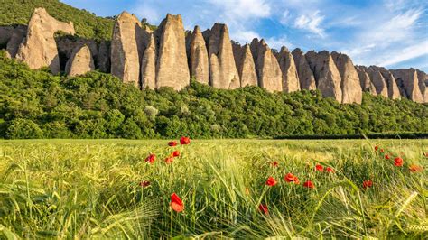 Bing image Les Pénitents des Mées Alpes de Haute Provence Bing