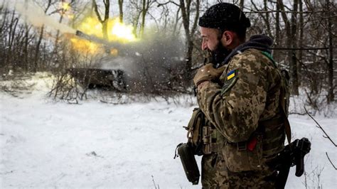 Ucraina Continua La Battaglia Per Bakhmut Forte Esplosione Nella