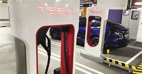 Tesla Opens Its Eighth And Latest Supercharger At West Coast Plaza