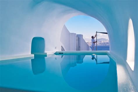 12 Sensational Cave Pools In Santorini