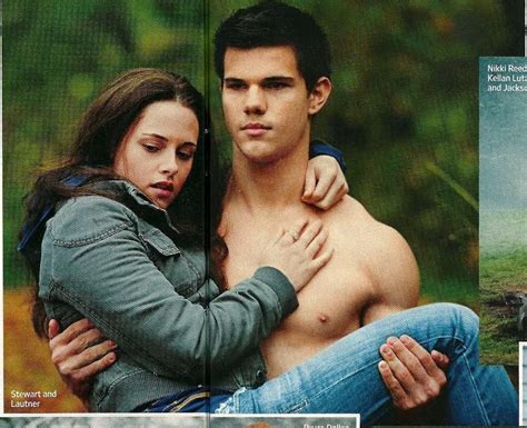 Jacob Carrying Bella Jacob Black Twilight Twilight Jacob Jacob And Bella