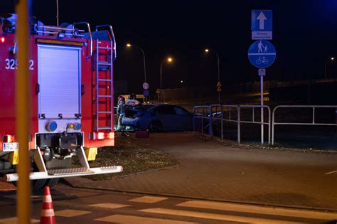 Śmiertelny wypadek na rondzie Kuronia w Rzeszowie Zdjęcie 17