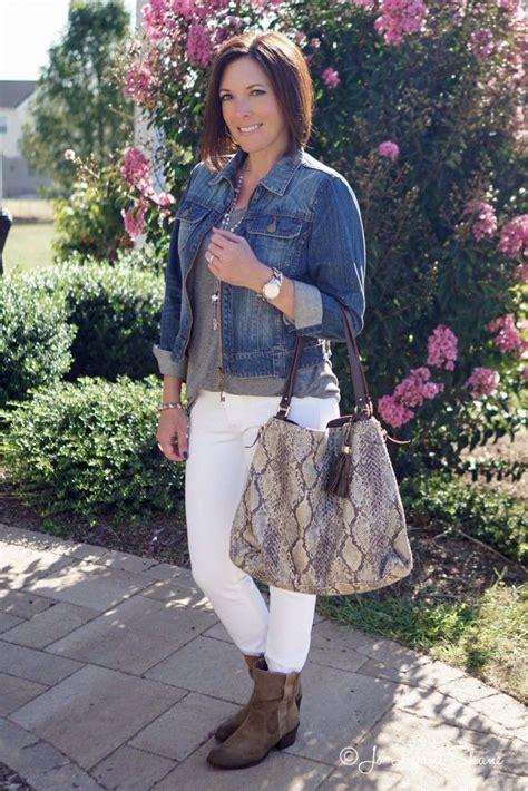 Fashion For The Modern Mom How To Wear White Jeans For Fall