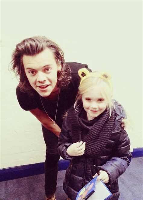 Aww Harry With Kids Makes My Melt ♥ Harry Styles Photo 37793032