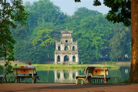 Hoan Kiem Lake Hanoi | History + What to Do + Photo + Map