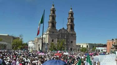 Se Lleva A Cabo La Marcha Por Nuestra Democracia En Aguascalientes