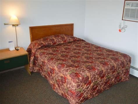 Single Bed | Medford Inn | Hotel | Motel | Northern Wisconsin