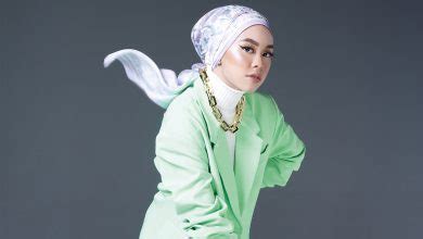 New Hot Sexy Trisyia Azman Bikini Pics