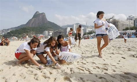 Mutir O De Limpeza Recolhe Tr S Toneladas De Lixo Nas Praias Jornal O