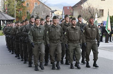 Bundesheer Aktuell Ein Wiedersehen Nach 10 Jahren Angelobung In