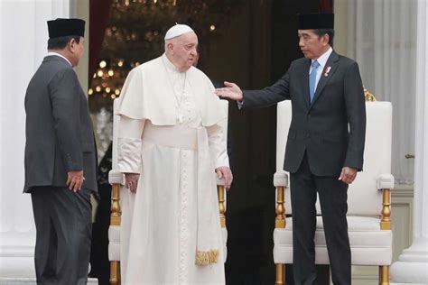 Paus Fransiskus Di Istana Negara Disambut Jokowi Dan Bertemu Prabowo