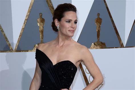 J J Abrams Not Everyone Convinced Jennifer Garner Was Hot Enough UPI