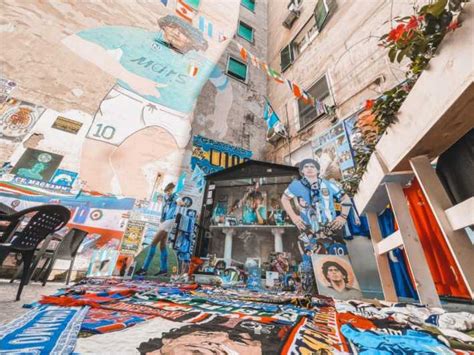 Strade Spagnole Arte Di Strada E Murales Di Maradona Getyourguide