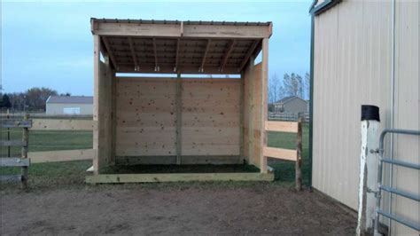 Samerbak: Building Run In Shed For Horse