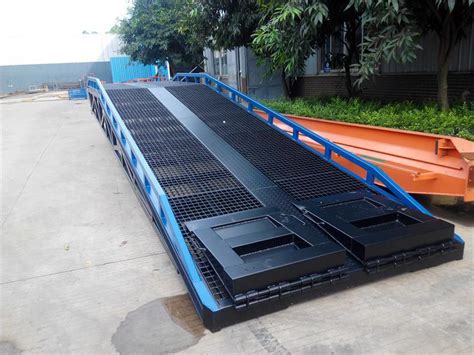 Heavy Duty Adjustable Hydraulic Container Loading Ramp Container