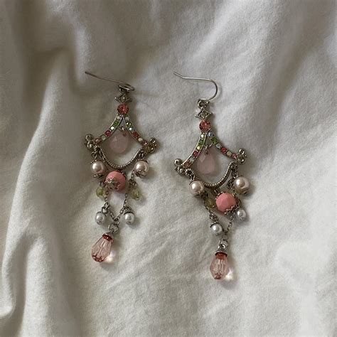 19 Pink Detailed Crystal Earrings In New Depop