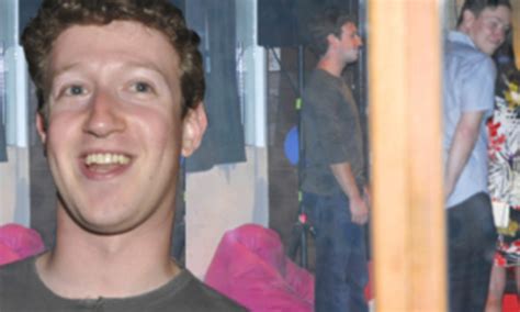 Facebook Billionaire Mark Zuckerberg Attends Friend S Wedding In A Pair