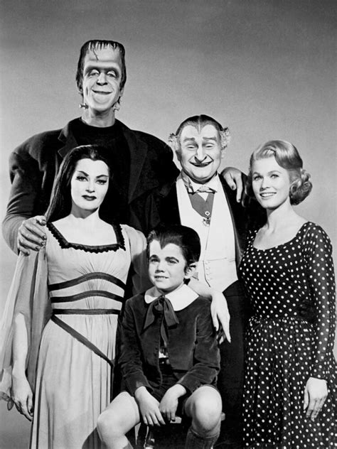 7 Hot Sexy Pat Priest Bikini Pics